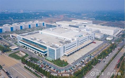 河南最大的超级工厂，比亚迪郑州产业园，占地一万六千多亩 比亚迪 郑州工业园座落在河南郑州，是该地区规模最大的“巨型工厂”。工厂占地超过 ...
