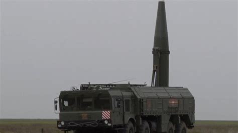 俄军公布现场受训画面：白俄罗斯军队进行战术核武器战斗发射训练|俄军|白俄罗斯_新浪新闻