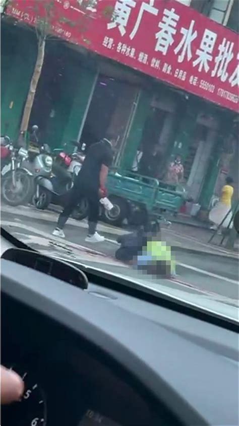 广东茂名一交警遭男子当街砍伤 官方：嫌犯已被抓获，交警抢救无效牺牲|砍伤|交警|电白_新浪新闻