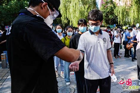 南京：2022年高考拉开帷幕-人民图片网
