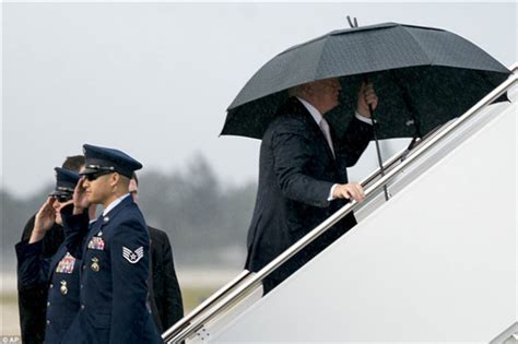 美国新总统特朗普第一次乘空军一号 赞：好飞机_航空要闻_资讯_航空圈