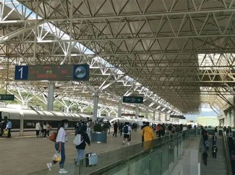「丽江热点」今年国庆黄金周 丽江火车站到发旅客预计有所减少|丽江市|火车站|旅客_新浪新闻