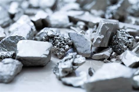 南阳桐柏发现自然界新矿物空铁黝银矿 银含量高达52.3%凤凰网河南_凤凰网