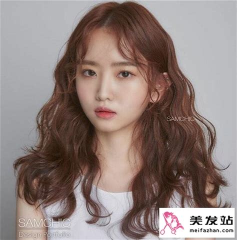 温柔韩国卷发女生头像