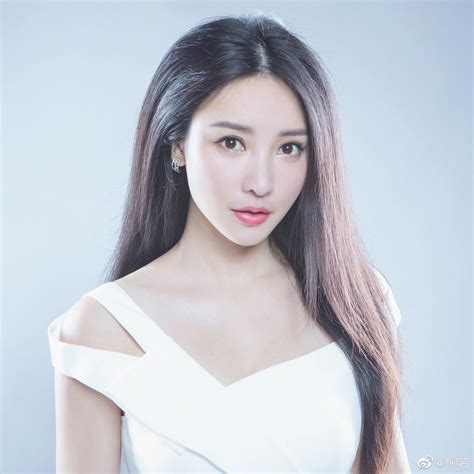 柳岩熊黛林图片