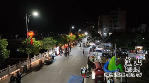 美丽蓝山：舜水河畔夜景美 晚风惹得游人醉_部门动态_蓝山县人民政府