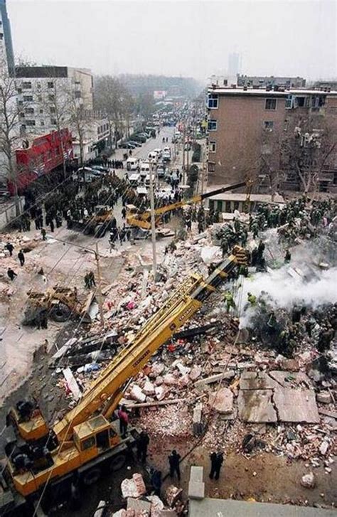2001年石家庄爆炸案：为报复父亲继母，他制造5起爆炸致108人身亡|爆炸|靳如超|中华人民共和国刑法_新浪新闻
