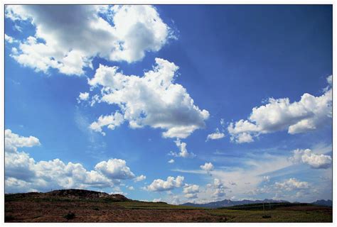 白烟云沉淀太阳阳光天蓝色照片晴天气候天空蓝天云景高清图片下载-正版图片320693567-摄图网