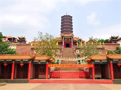 金山寺在杭州还是镇江（探访江苏镇江金山寺，这是一个充满传奇故事的地方） | 说明书网