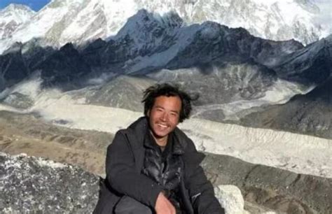 “西藏冒险王”坠入冰川画面曝光，同伴：为求完美重拍视频时踩到暗冰-千龙网·中国首都网