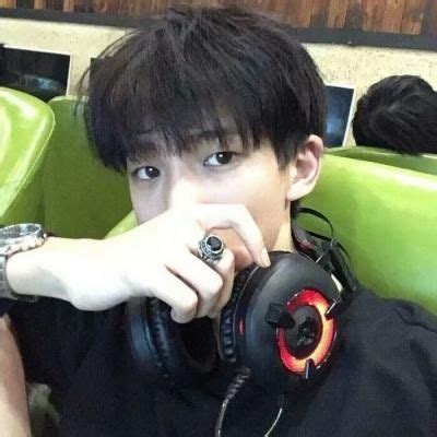 qq非主流真人男生头像