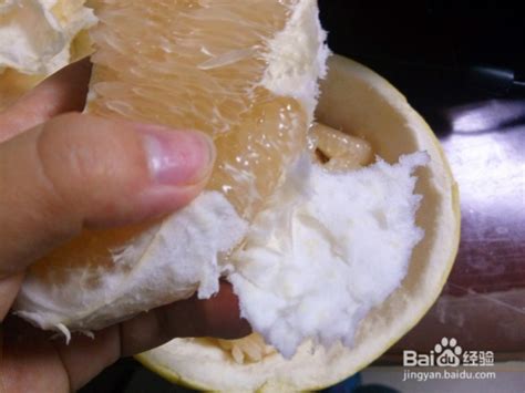 柚子怎么剥完整果肉不用刀（柚子剥皮很简单，学会这一招，3秒剥出完整果肉，太实用了） | 说明书网