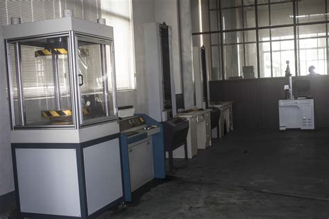 KUKA焊接机器人生产线 - 设备展示 - 扬州市庆源电气成套设备有限公司