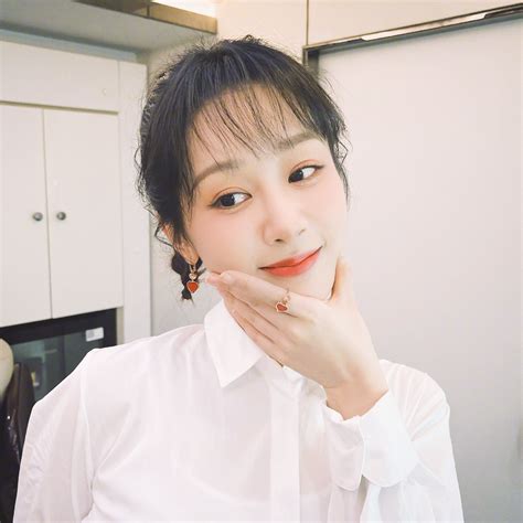 杨紫甜美女生头像高清