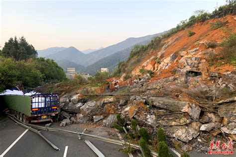 二广高速边坡塌方路段往广州方向恢复通行