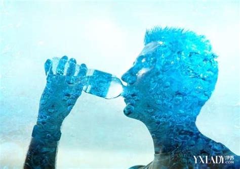 【图】每天喝八杯水可以减肥吗 8个正确喝水时间介绍(2)_每天喝八杯水可以减肥吗_伊秀美体网|yxlady.com