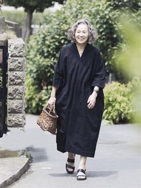 时尚与年龄无关，不信看日本71岁奶奶的穿衣打扮，优雅知性又气质