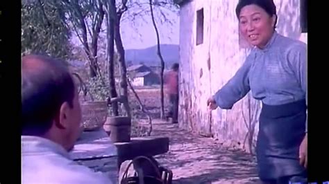 月亮湾的笑声：81年上海电影制片厂拍摄的喜剧片《月亮湾的笑声》