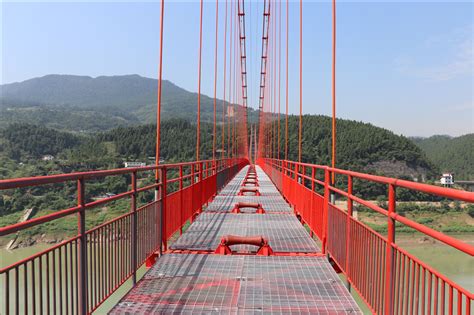 世界第一跨度悬索桥，一天可容纳10万人，全长达12.89km
