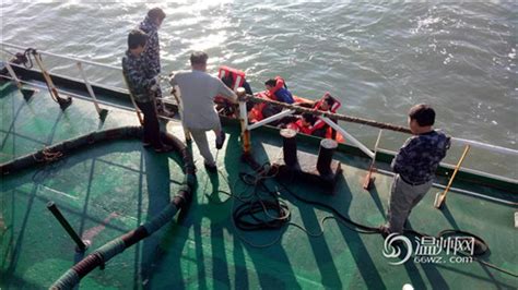 温州南麂水域一货船进水 11人遇险获救 - 永嘉网
