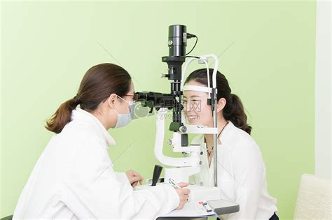 眼科专家提醒：老年人每年给眼睛做次深度“体检”
