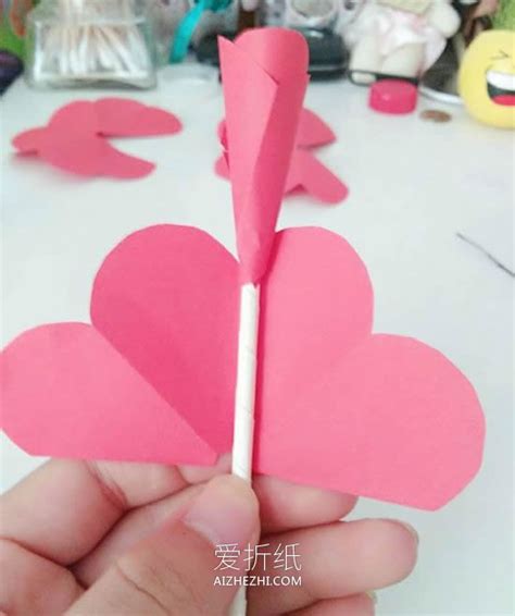 纸艺手工玫瑰花的折法，简单的方形玫瑰折纸教程，DIY手工制作