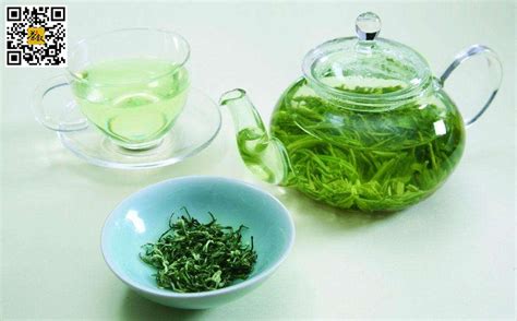 梅子绿茶做法:1.用开水泡一下绿茶_[标签:标题1]