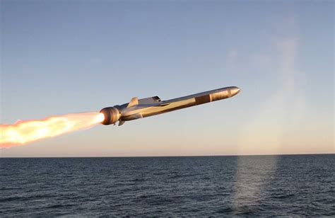 一步到位！美海军研发高超音速反舰导弹，超级大黄蜂可携带4枚 ...