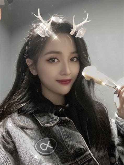 吴宣仪头像甜美女生