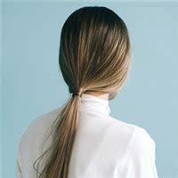 白衬衫甜美女生头像