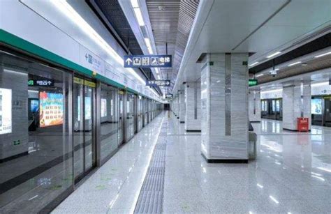 甘肃地铁招聘科普：车站里为什么有工作人员面向我划圈圈_招聘职位_商务服务