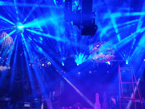 拉萨市瓦的演艺吧 - 娱乐工程案例 - 四川弘亿汇科技有限公司