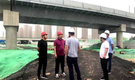 鸿苑路立交北半幅预制箱梁安装完成-郑州市公路工程公司