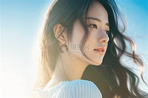 蓝天甜美女生头像