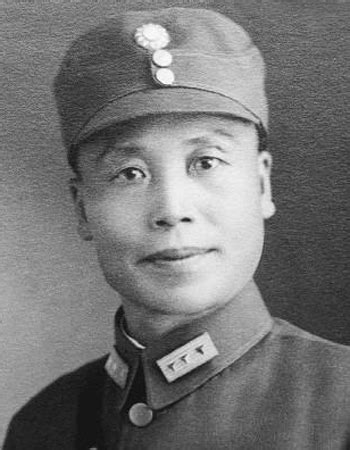 100年前，他从上海出发赴法国勤工俭学，70年前，他是新上海的第一任市长，陈毅家属捐赠珍贵史料在复旦大学展出！