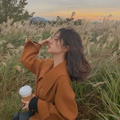 女生头像温柔忧伤