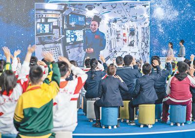 不忘初心 牢记使命 中国航天员集体重温入队誓词--图片频道--人民网