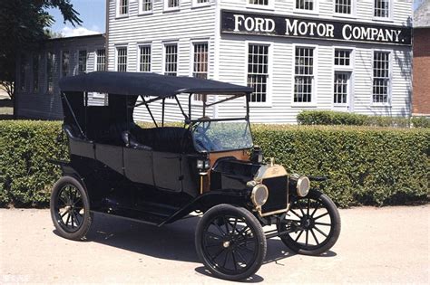 汽车工业历史：为什么是福特发明首条汽车制造流水线？向传奇致敬_车家号_发现车生活_汽车之家