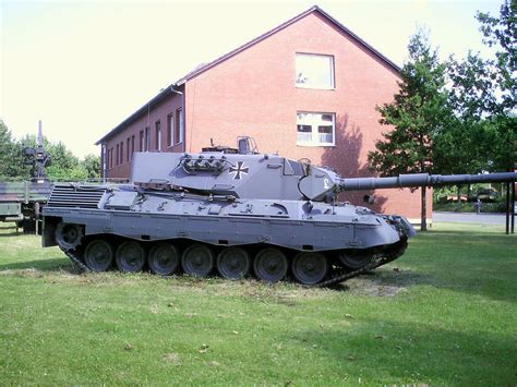 German tank Leopard 1A4 105 mm calibre Stock Photo: 7762483 - Alamy