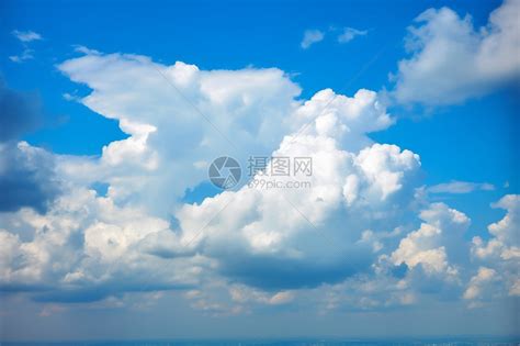 六月的天空图片
