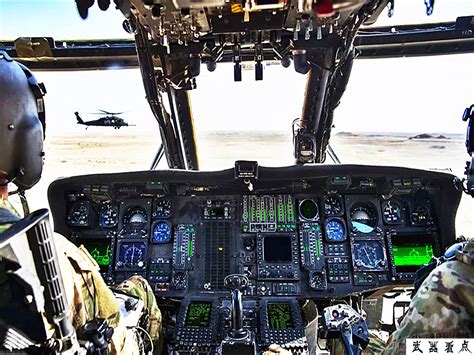 MH-60“铺路鹰”中型直升机3D模型_飞行器模型下载-摩尔网CGMOL