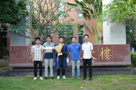 武大化学院2019届本科毕业生合影-武汉大学化学与分子科学学院