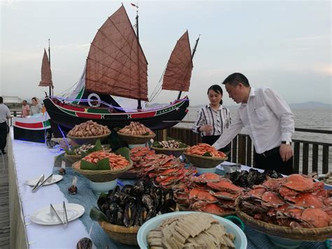 鲜宴香四溢 200余位游客自驾到舟山品尝海鲜盛宴-舟山新区