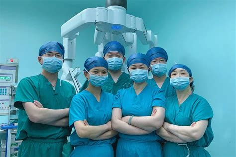 第四代达芬奇手术机器人亮相武汉大学人民医院妇科手术台_武汉_掌上武汉手机客户端