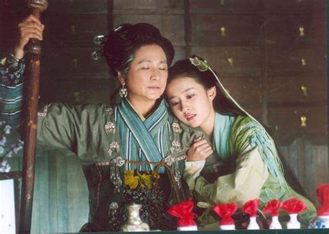 郑佩佩出演刘亦菲《花木兰》，灵儿与姥姥14年后再相聚_凤凰网