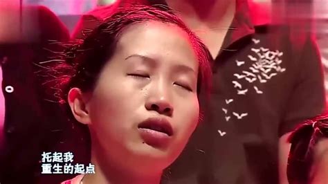 岁小女孩一首歌唱哭全场观众，比韩红更有感染力，看着都心痛_腾讯视频