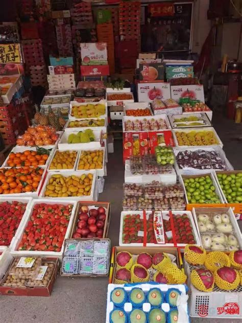 【罗戈网】一位水果商的求助：进口水果、批发、社区团购三岔路口，如何选？