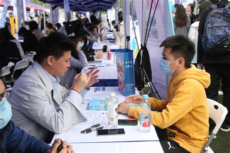 上海一季度新增就业岗位15.31万个，就业形势回稳向好_凤凰网