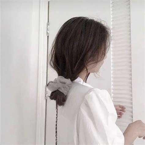 刷牙女生头像露脸温柔