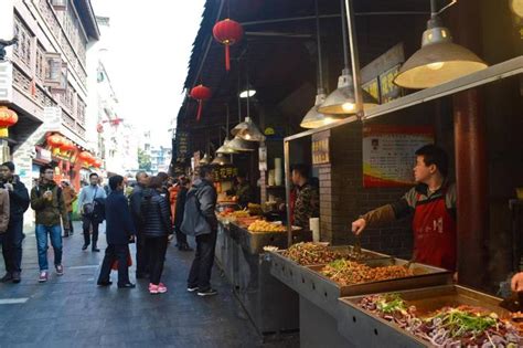 天津的美食街那些坑人的美食, 本地人都不去吃, 而9成外地人上当|天津|美食街|麻花_新浪新闻